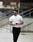 Muscle-Fit Strick-T-Shirt – Cream