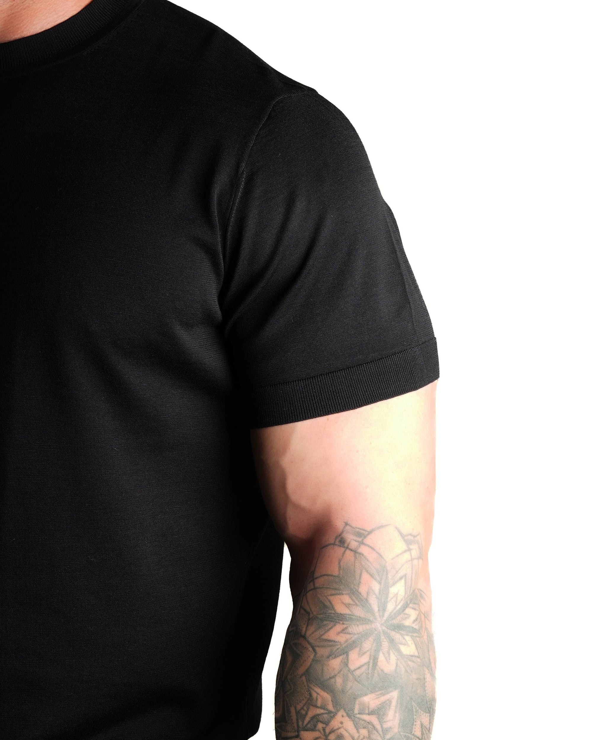 Muscle Fit Knit T-Shirt - Black