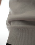 Muscle Fit Strick-T-Shirt - Grau