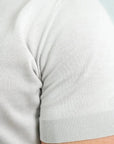 Muscle Fit Strick-T-Shirt - Grau